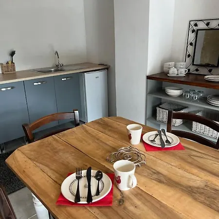 Chez Pere Thomas Pour 2-3 Pers Champagne-Mouton