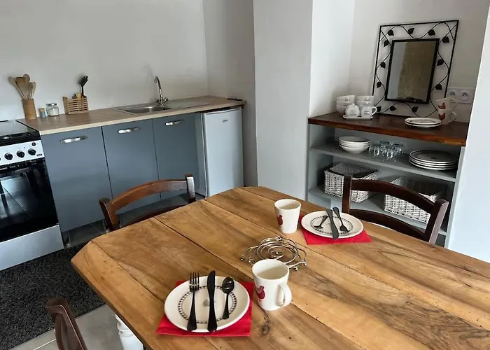 Chez Pere Thomas Pour 2-3 Pers Champagne-Mouton